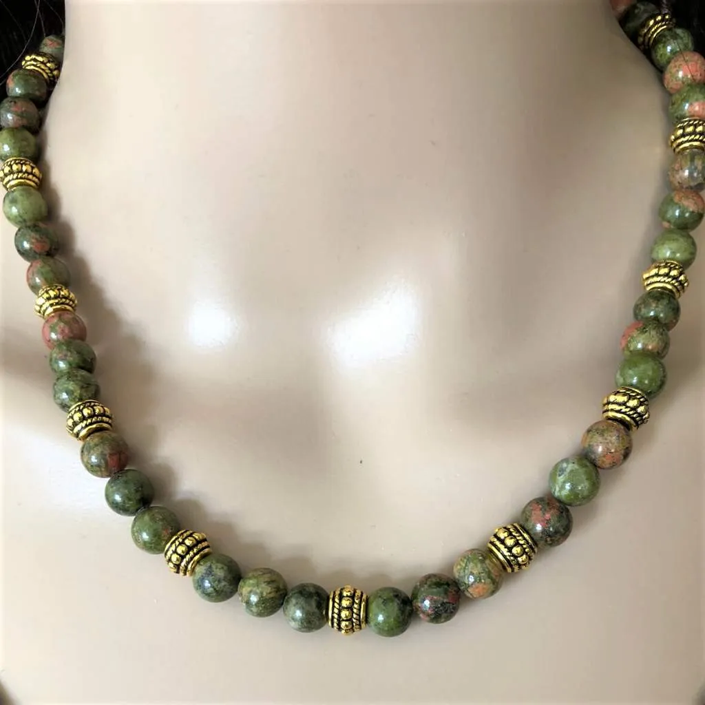 Unaktie Green and Pink Beaded Necklace